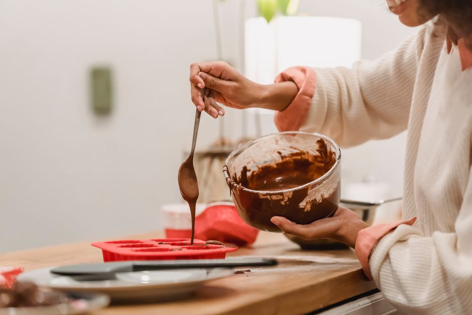 Bonbons de chocolat : réussir des coques fines