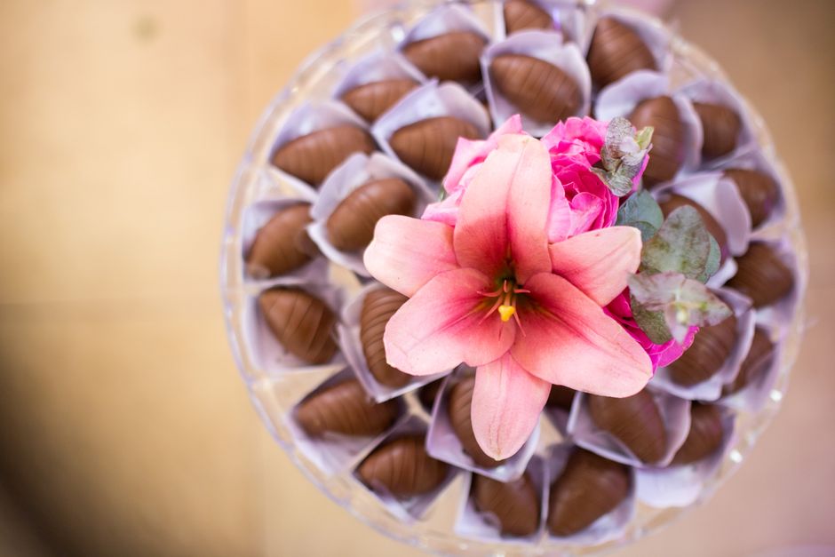 Bouquet et chocolats : le duo cadeau qui fait toujours plaisir